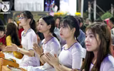 Giới trẻ thanh tịnh nơi cửa thiền, ước nguyện một năm mới bình an